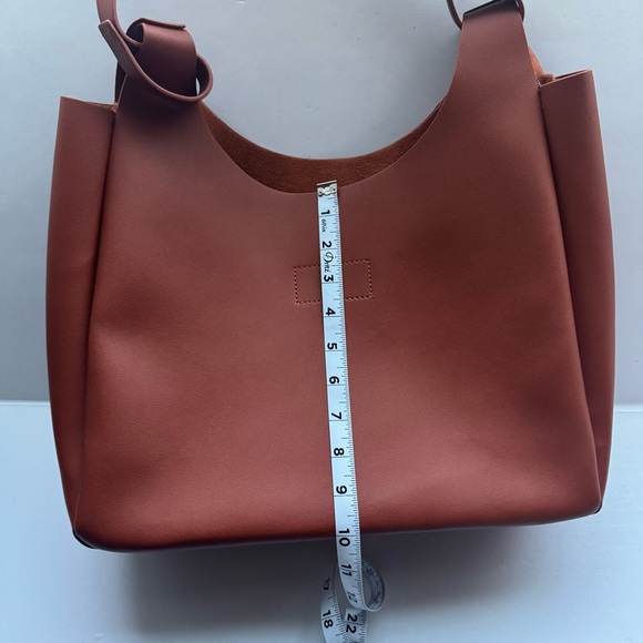 Neiman Marcus Minimalist Brown Leather Shoulder Bag - Picture 9 of 11